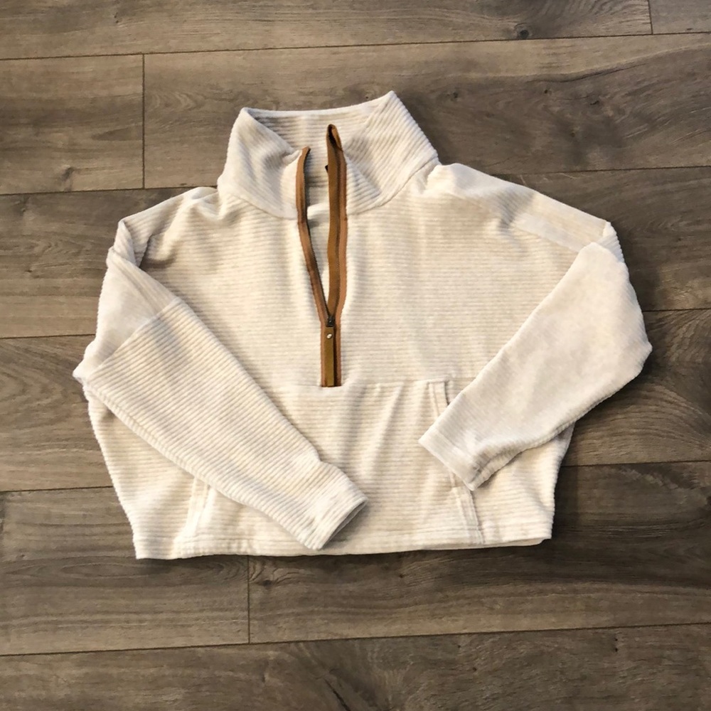 Prana half zipped top!